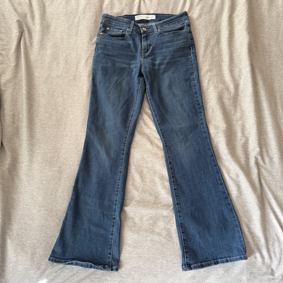 Levi’s Mid Rise Bootcut Jeans - Picture 6 of 7